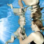 Pierwsza lekcja pływania dziecka – przygotowanie krok po kroku - nauka pływania dla dzieci Trójmiasto